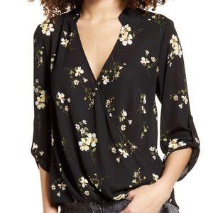 🏷️3/$20- All in Favor Cross Front Blouse - M